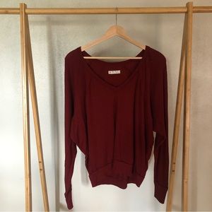 WE THE FREE (FREE PEOPLE) MAROON SWEATER. SIZE MEDIUM. PERFECT CONDITION.